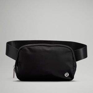 NWT Lululemon Everywhere Belt Bag - BLACK - Updated Longer Strap - Fanny Pack